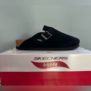 Sketchers arch fit granola suede clogs size 8